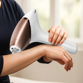 لیزر خانگی فیلیپس لومیا مدل Philips Lumea Prestige9900 IPLشات نامحدود اصل اورجینال به ضمانت اصالت کالا بهمراه کیف عینک ژیلت